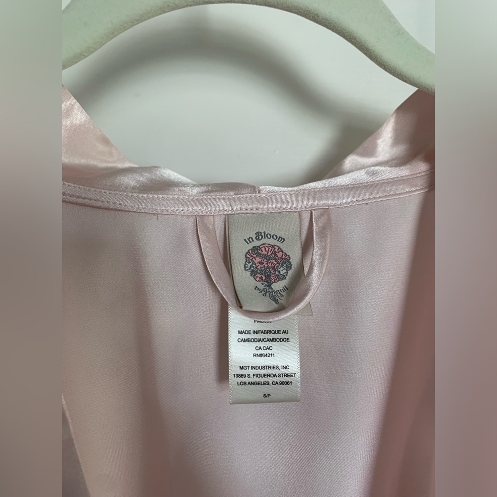 In Bloom pale pink Robe - Picture 3 of 3